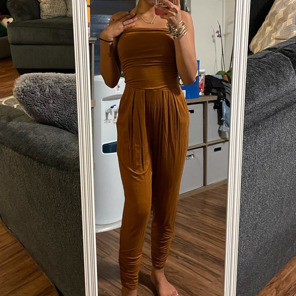 Mustard yellow jumpsuit - Picture 1 of 5